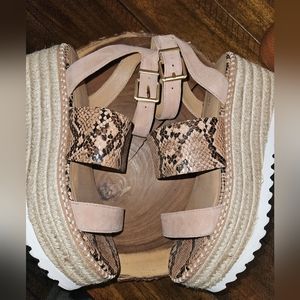 Crown Vintage light pink/snake wedge size 9